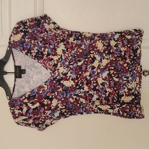 EUC St John Boutique Multicolored V-neck Short Sleeve Top, Size S.